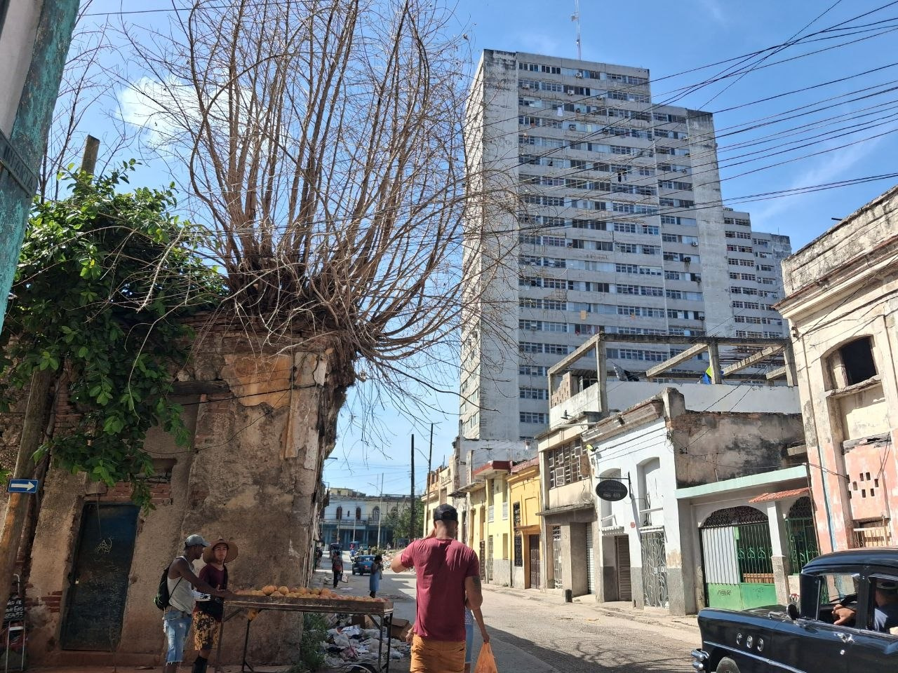 Colapso eléctrico en Cuba desata protestas nocturnas con cacerolazos en La Habana