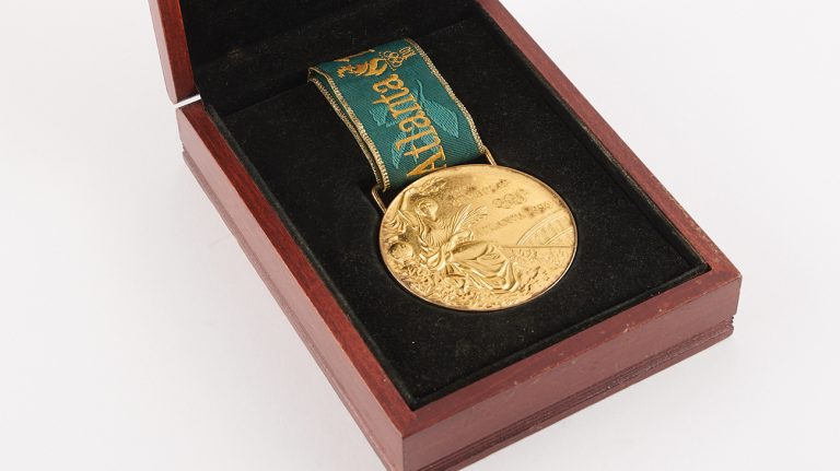 Tres medallas olímpicas de atletas cubanos salen a subasta en EE. UU. como vía de subsistencia