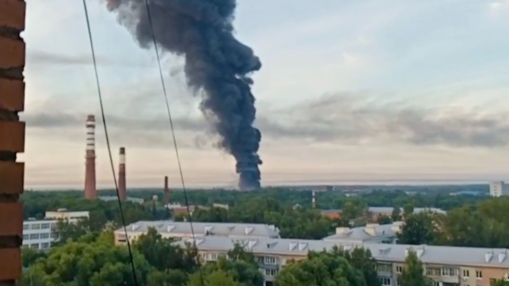 Ucrania desata ofensiva con 400 drones sobre Rusia mientras Moscú intensifica bombardeos en Odesa