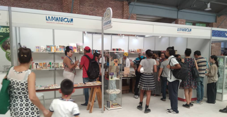 Precios inaccesibles y propaganda política marcan la 34ª Feria Internacional del Libro de La Habana