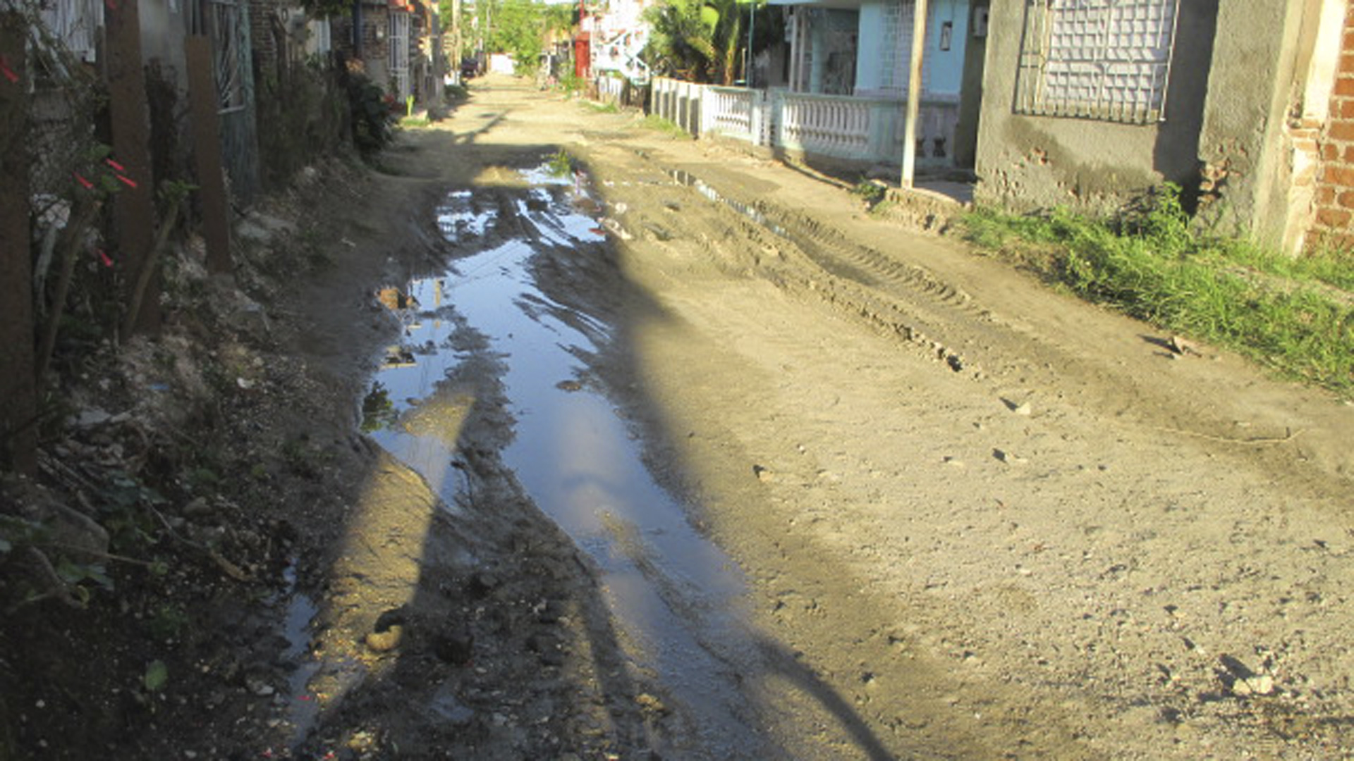Salidero del acueducto. (Foto: CubaNet)