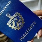 El régimen cubano encarece el pasaporte para emigrantes ocho meses después de tildar el aumento de «falsa» información