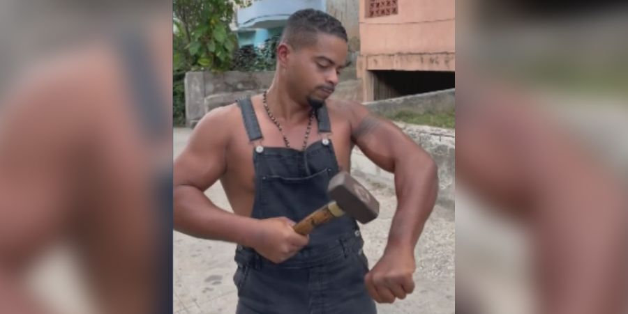 Lino Tomasen, «el hombre de hierro», abandona Cuba sumido en la mayor crisis migratoria y económica de la isla