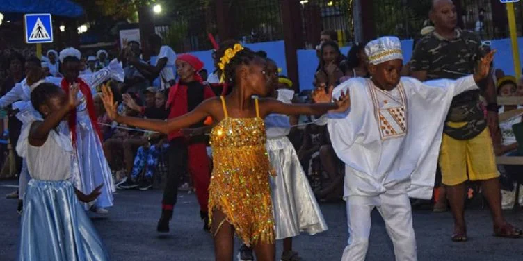 El régimen cubano prioriza el carnaval de Santiago de Cuba mientras amplias zonas sufren apagones de hasta 29 horas