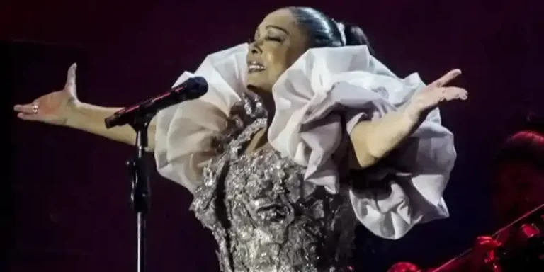 Isabel Pantoja exige el fin del «sufrimiento» en Cuba y clama por una isla libre durante un concierto en Miami
