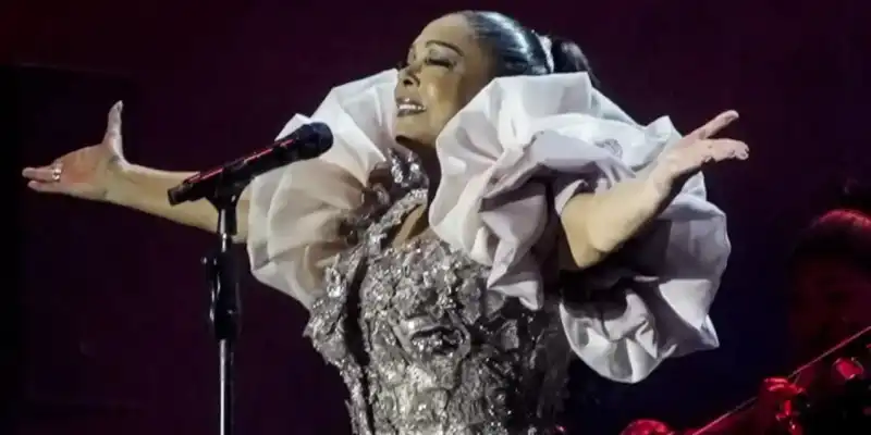 Isabel Pantoja exige el fin del «sufrimiento» en Cuba y clama por una isla libre durante un concierto en Miami