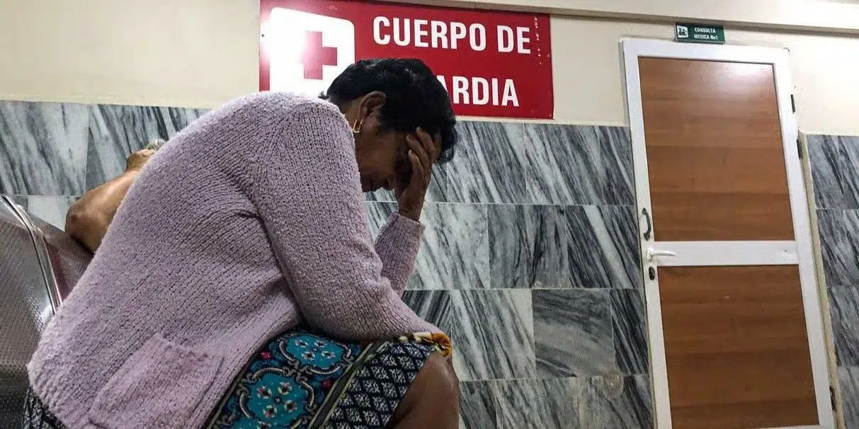 Pacientes fallecen en salas de urgencias en Cuba ante el colapso hospitalario y la escasez crítica de medicamentos