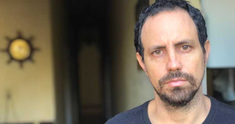 Incertidumbre migratoria amenaza el futuro del activista cubano Óscar Casanella ante posible deportación