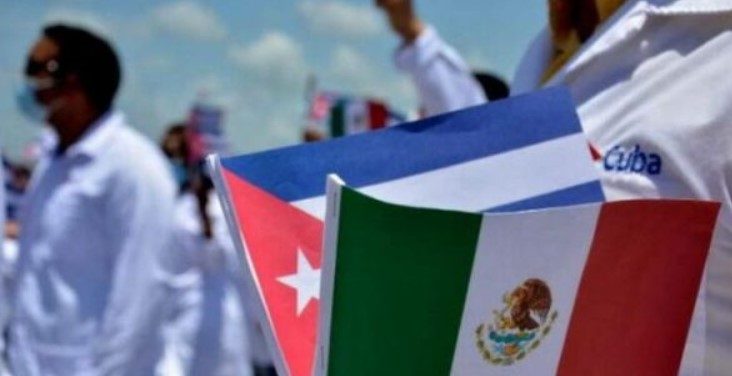 México eroga más de 100 millones de dólares en médicos cubanos sin métricas para evaluar su desempeño