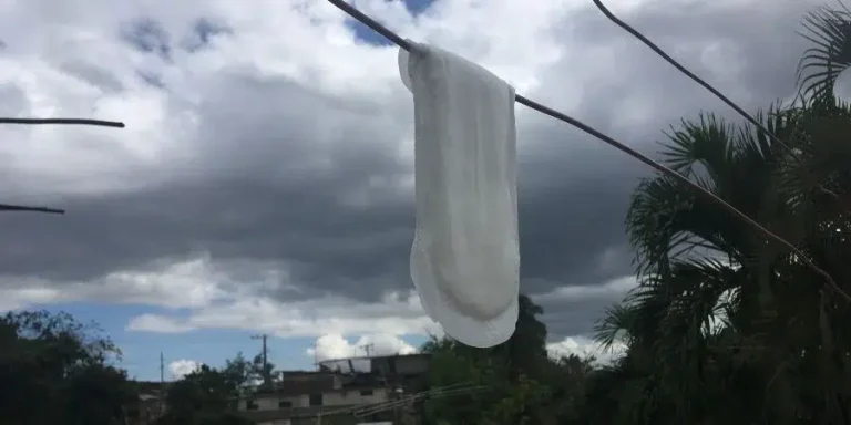 Crisis de higiene femenina en Cuba: mujeres obligadas a usar retazos de tela ante el colapso de la distribución estatal