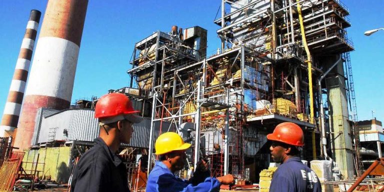 Demanda millonaria en EE.UU. obliga a la Unión Eléctrica de Cuba a rendir cuentas por expropiaciones de 1960