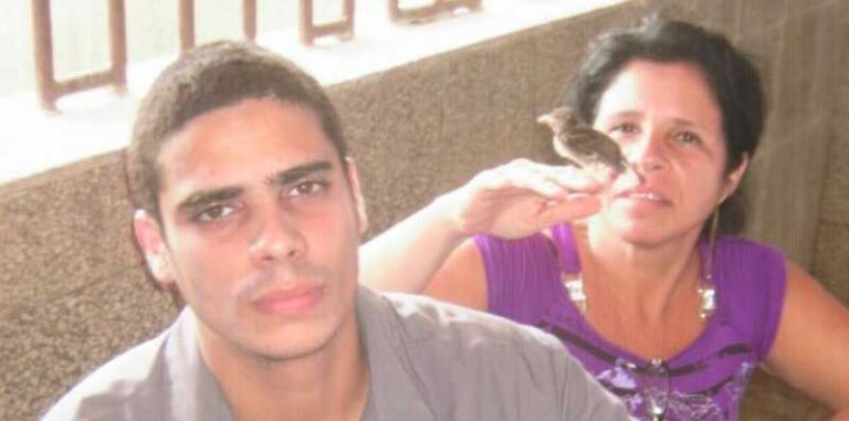 Denuncian extremo deterioro físico y mental de Leandro Cerezo Sirut tras casi dos décadas de prisión en Cuba