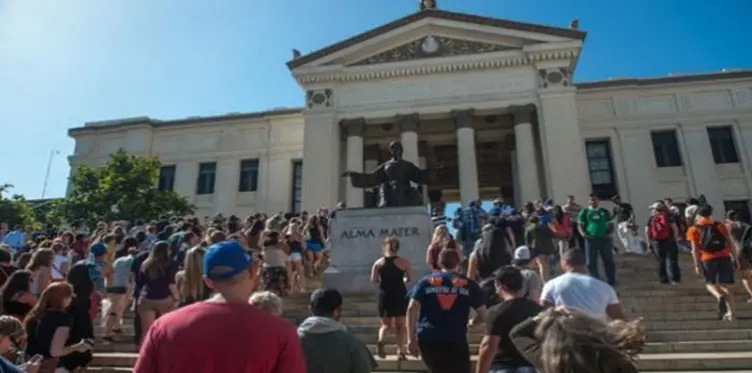 Intelectuales y artistas cubanos exigen a la comunidad internacional frenar la represión contra estudiantes universitarios