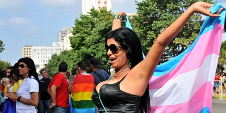 El régimen de La Habana impulsa una nueva ley para permitir el cambio de género por autopercepción sin intervención quirúrgica
