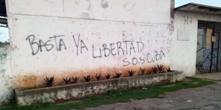 Cuba registra la mayor oleada de protestas callejeras impulsada por el colapso eléctrico y la represión