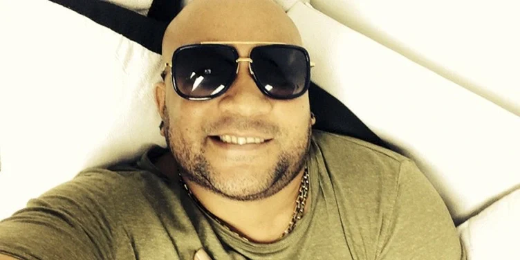 El rapero cubano «El Insurrecto» permanece detenido por ICE en Florida tras un incidente de tránsito