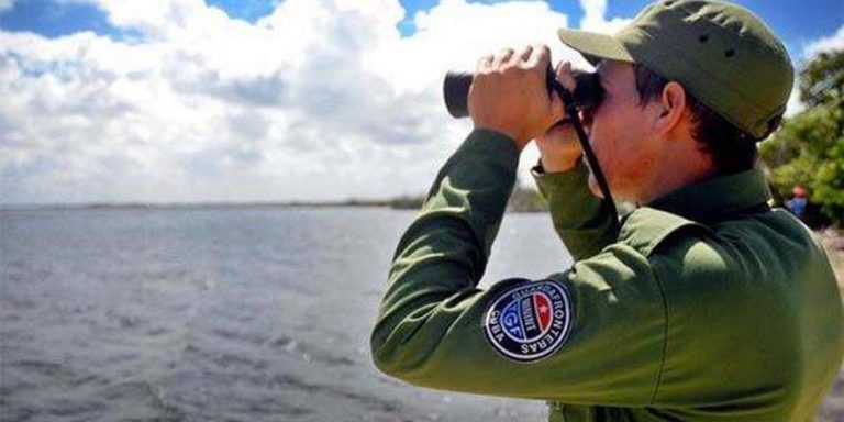 Confiscan autoridades cubanas dos embarcaciones en aguas de Camagüey en medio de la crisis migratoria