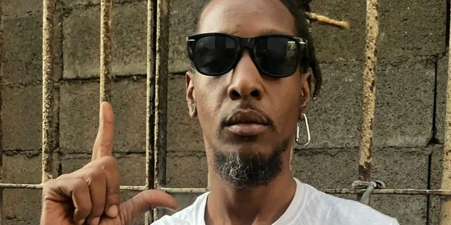 Madre del artista Nando OBDC denuncia fabricación de cargos y trato cruel en prisión cubana