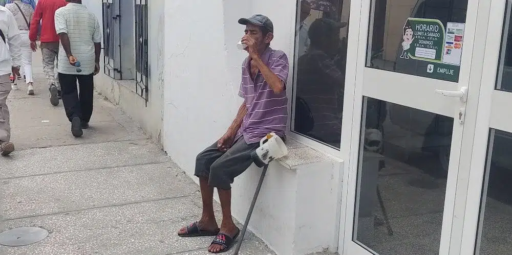 El alcoholismo se dispara en Cuba como escapismo ante el colapso económico y la desesperanza social