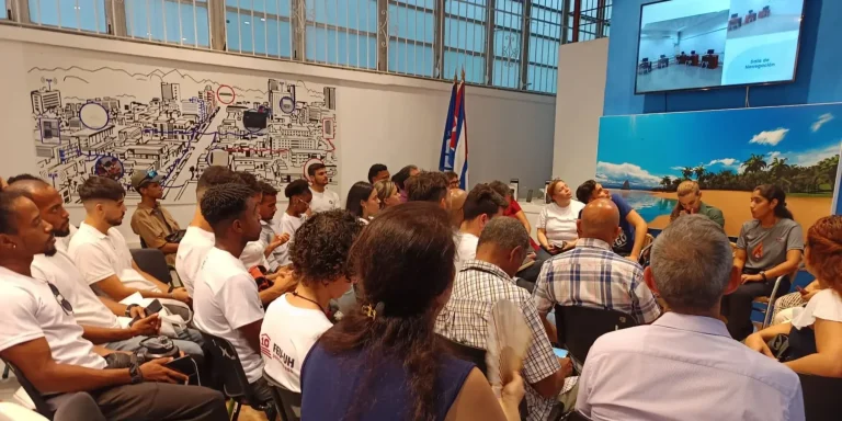 Dirigente estudiantil en Cuba propone limitar velocidad de internet y cobrar más por mejoras en el servicio