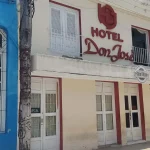 Hoteles históricos de Holguín se desploman entre el abandono estatal y precios inflados para el turismo