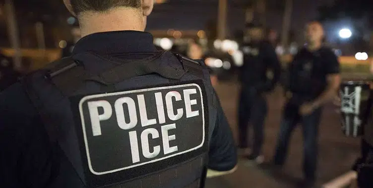 El gobierno de Miami autoriza a la policía local a colaborar con ICE en plena crisis migratoria cubana