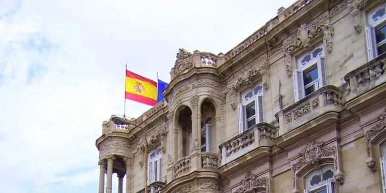 España activa una nueva plataforma para tramitar la nacionalidad a cubanos por la Ley de Memoria Democrática