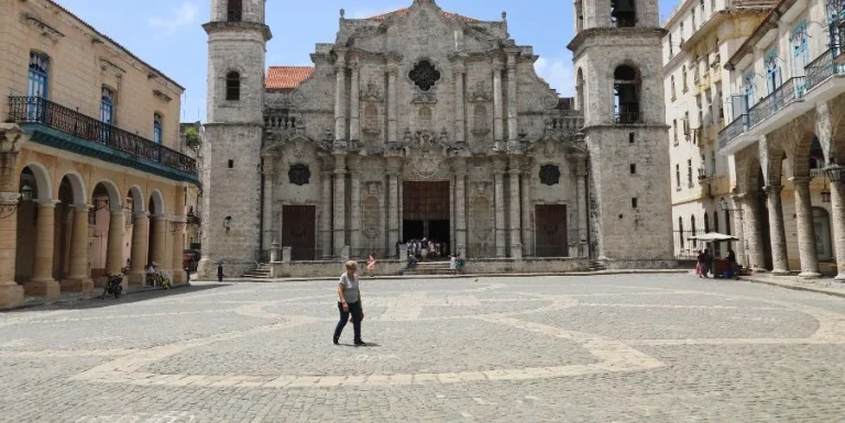 El colapso del turismo en Cuba: la isla pierde casi el 63% de sus visitantes internacionales en los primeros siete meses de 2026