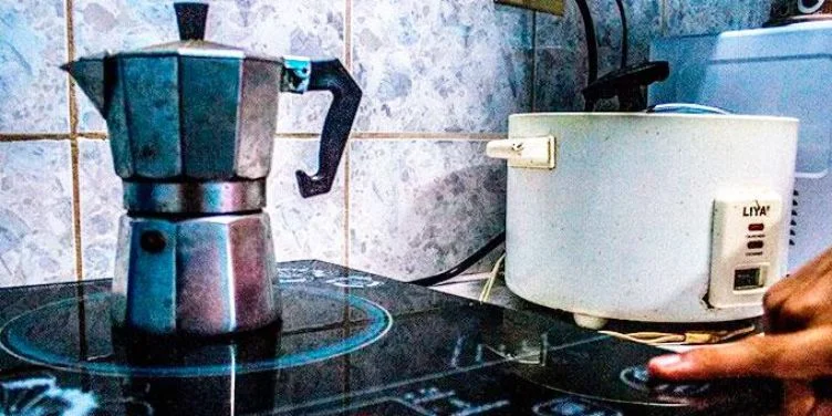 El régimen cubano abandona los incentivos económicos e impone control administrativo ante el colapso eléctrico
