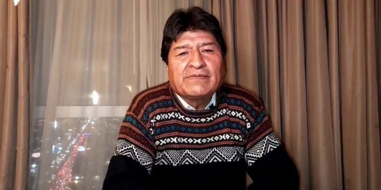 Fiscalía boliviana ordena aprehender a Evo Morales por terrorismo y alzamiento armado tras paralización nacional