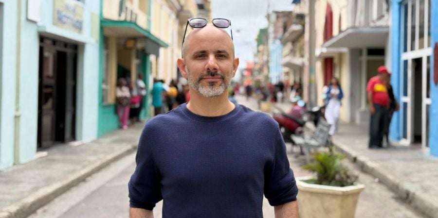 El régimen de La Habana mantiene al periodista Henry Constantin en prisión preventiva bajo acusaciones de desobediencia