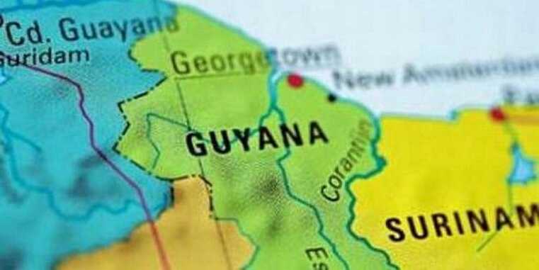EE.UU. traslada a un primer grupo de cubanos deportados a Guyana como \»tercer país\» receptor