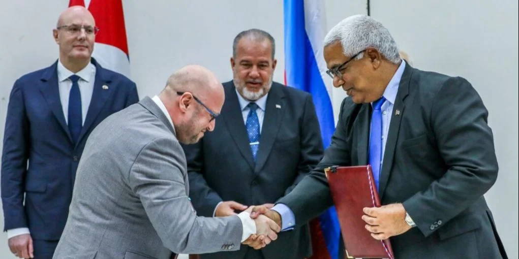 El régimen de La Habana recibe promesa de inversión rusa por 1.000 millones de dólares en medio de sospechas de rearme y presencia militar