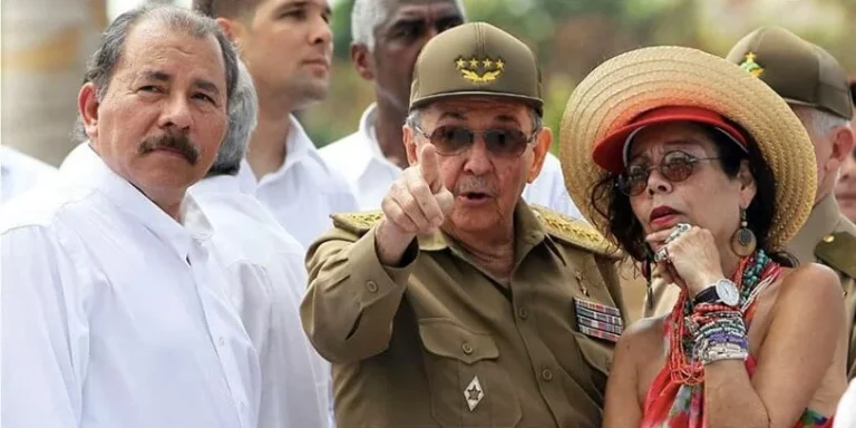 Ortega y Murillo vuelven a congratular a Díaz-Canel por el 20 de mayo en un nuevo desliz diplomático que incomoda al régimen cubano