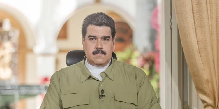 Maduro criminaliza el apoyo a sanciones petroleras con penas de hasta 20 años de cárcel y estrecha el cerco represivo sobre el eje con Cuba