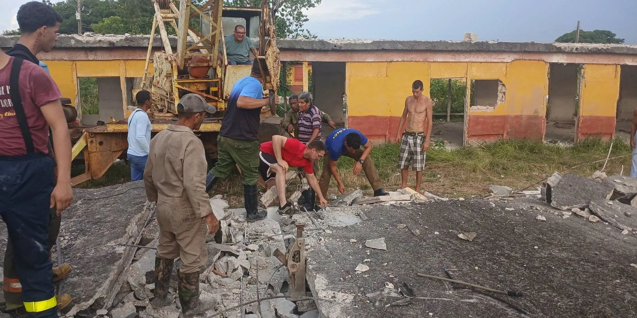 Colapso de edificación en Matanzas expone la desesperación ciudadana ante la crisis de vivienda y materiales en Cuba