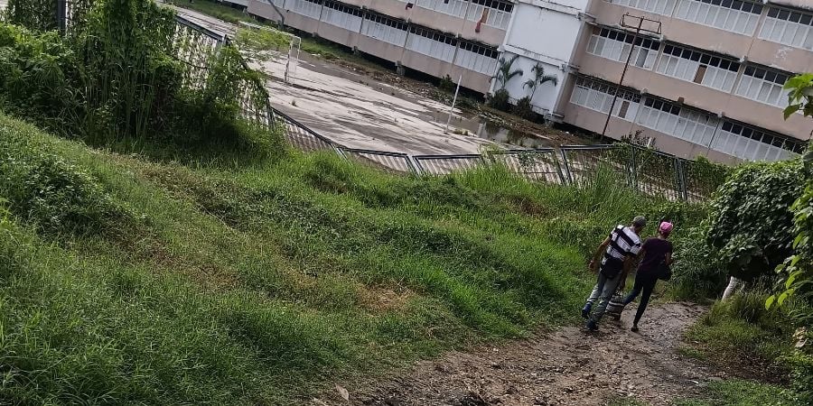 «Monta o te matan»: La violencia y el acoso sexual acechan a estudiantes de Medicina en Santiago de Cuba