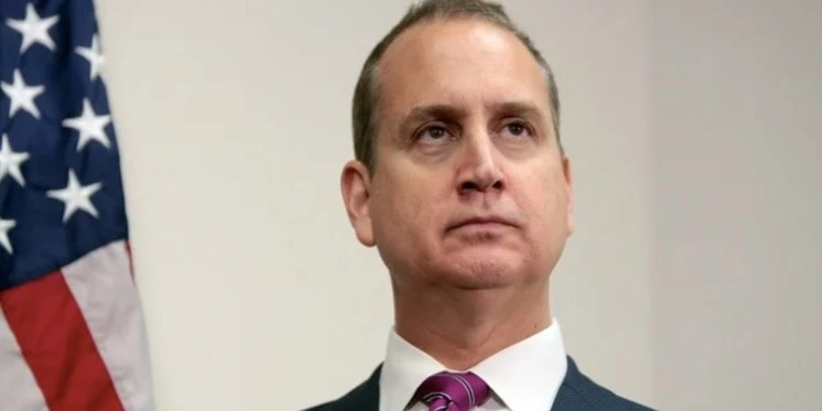 El congresista Mario Díaz-Balart confirma contactos de alto nivel con el entorno de Raúl Castro, pero descarta negociaciones formales