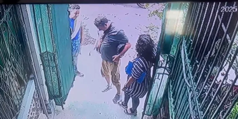 Vigilancia y cerco policial mantienen «presos en casa» a la periodista Camila Acosta y el escritor Ángel Santiesteban