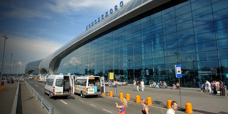 Rusia endurece su política migratoria y expulsa a al menos 16 cubanos en una semana
