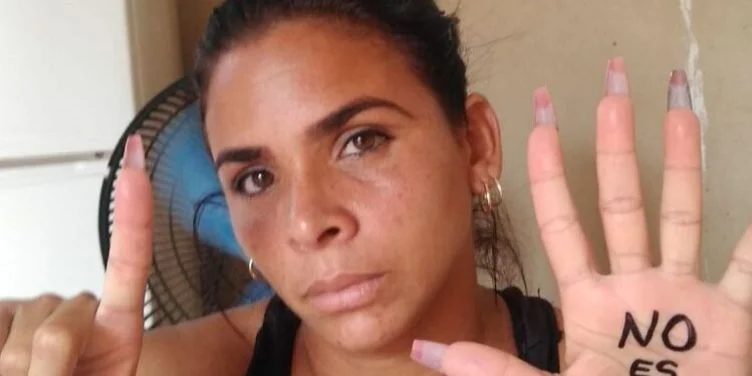 Lizandra Góngora: La dictadura cubana agrava el deterioro físico y mental de la presa política del 11J en celda de castigo