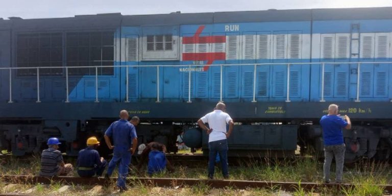 Descarrila tren Holguín-La Habana a su llegada a la capital, evidenciando el colapso del sistema ferroviario