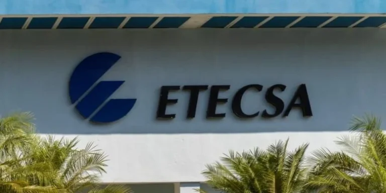 Colapso de la infraestructura en Cuba: ETECSA deja a más de 60.000 hogares sin telefonía fija en Pinar del Río mientras estalla la protesta estudiantil