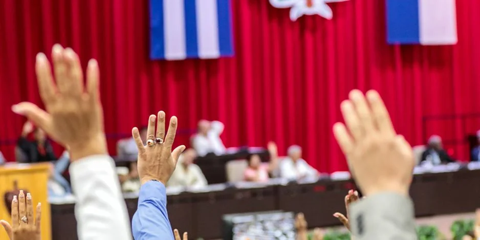 El régimen cubano orquesta crisis económicas y sociales como método de control político