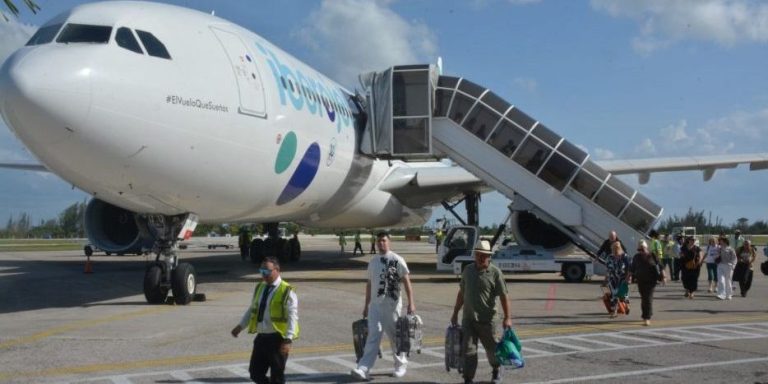 Iberojet reanuda vuelos directos entre Santa Clara y Madrid en medio de la profunda crisis turística y migratoria de Cuba