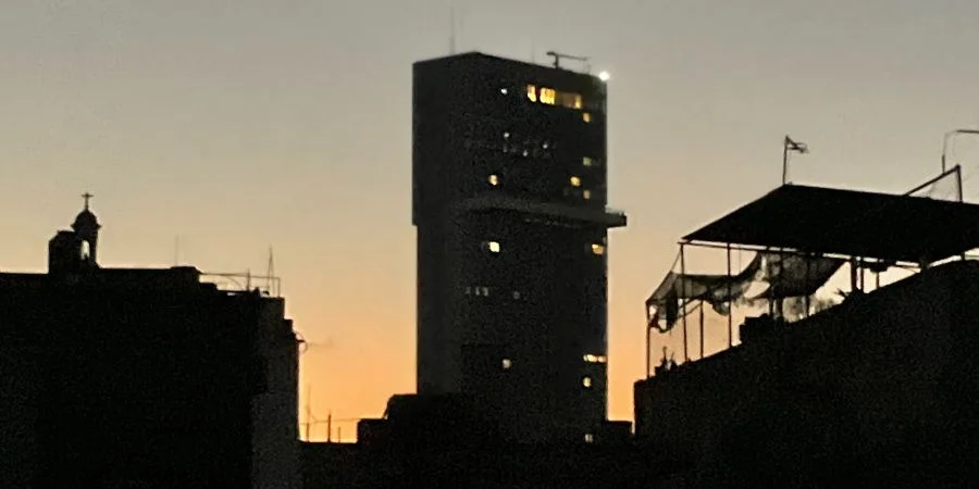 EE. UU. señala al lujoso hotel Torre K como símbolo del enriquecimiento de la cúpula cubana frente a la crisis ciudadana