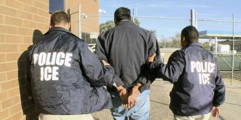 Abogados alertan sobre arrestos de inmigrantes cubanos en cortes de EE. UU. tras el cierre de sus casos