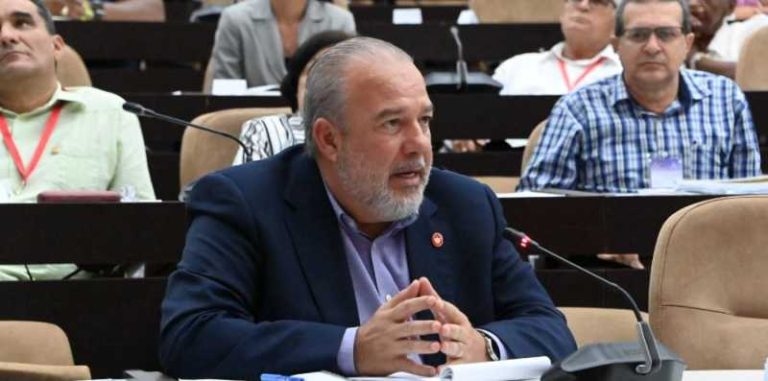El economista Pedro Monreal cuestiona las 176 medidas del régimen por subordinar la propiedad privada al poder estatal