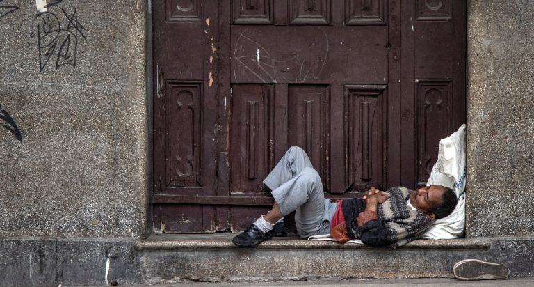 La caída de Marta Elena Feitó: cortina de humo y viejas tácticas del régimen cubano ante la crisis social