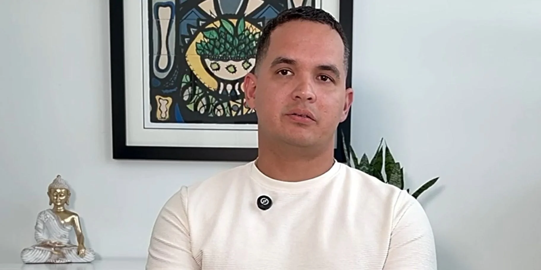 Adolescente cubano obtiene visa humanitaria y logra reunificación familiar en EE.UU. tras sortear el colapso social de la isla